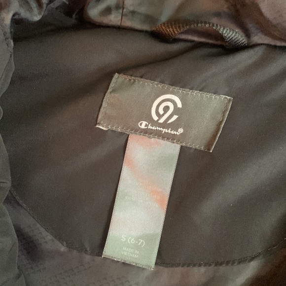 Boys Champion winter coat - Picture 2 of 4